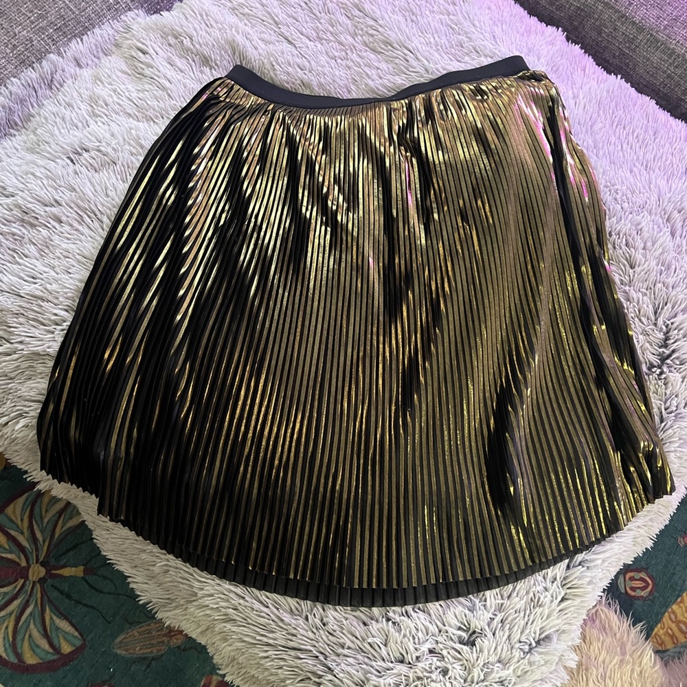 Ava & Viv Women's Metallic Gold Pleated Skirt - Fully Lined
